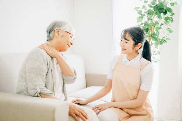 未経験・無資格でも安心！介護の仕事で安定収入とやりがいを得る方法
